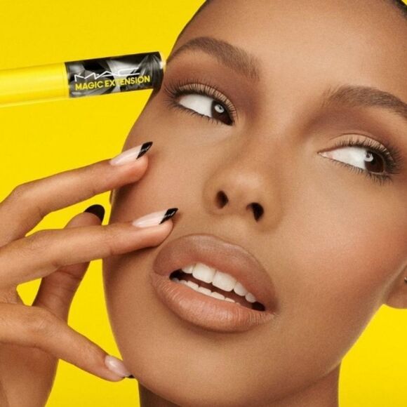 Mac Cosmetics Mini Mac Magic Extension MM Fibre Mascara - Picture 6 of 9